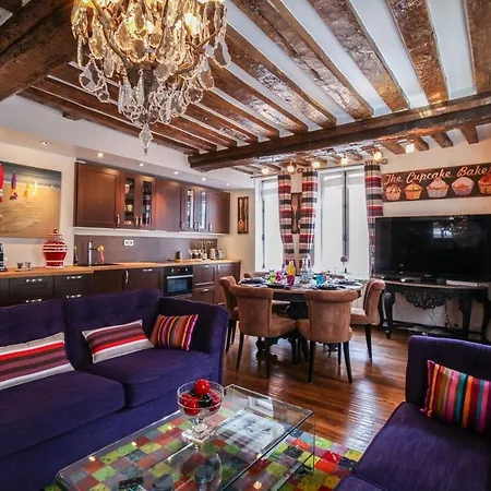 La Lanterne - Triplex 6p - Historic Center *